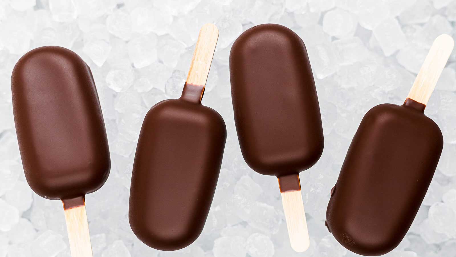 Skyr Popsicles on ice. 