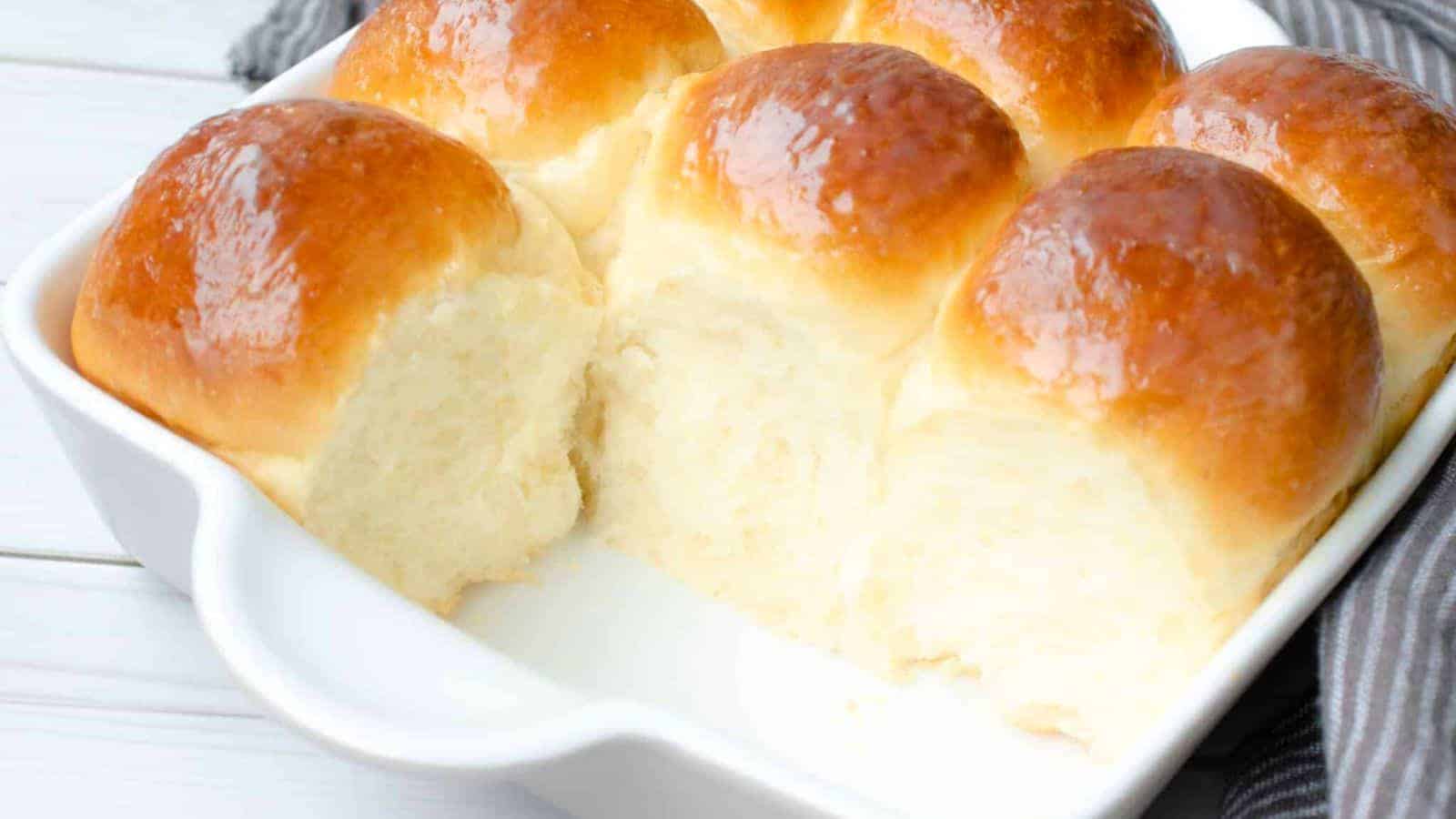 Condensed mik dinner rolls ini pan.