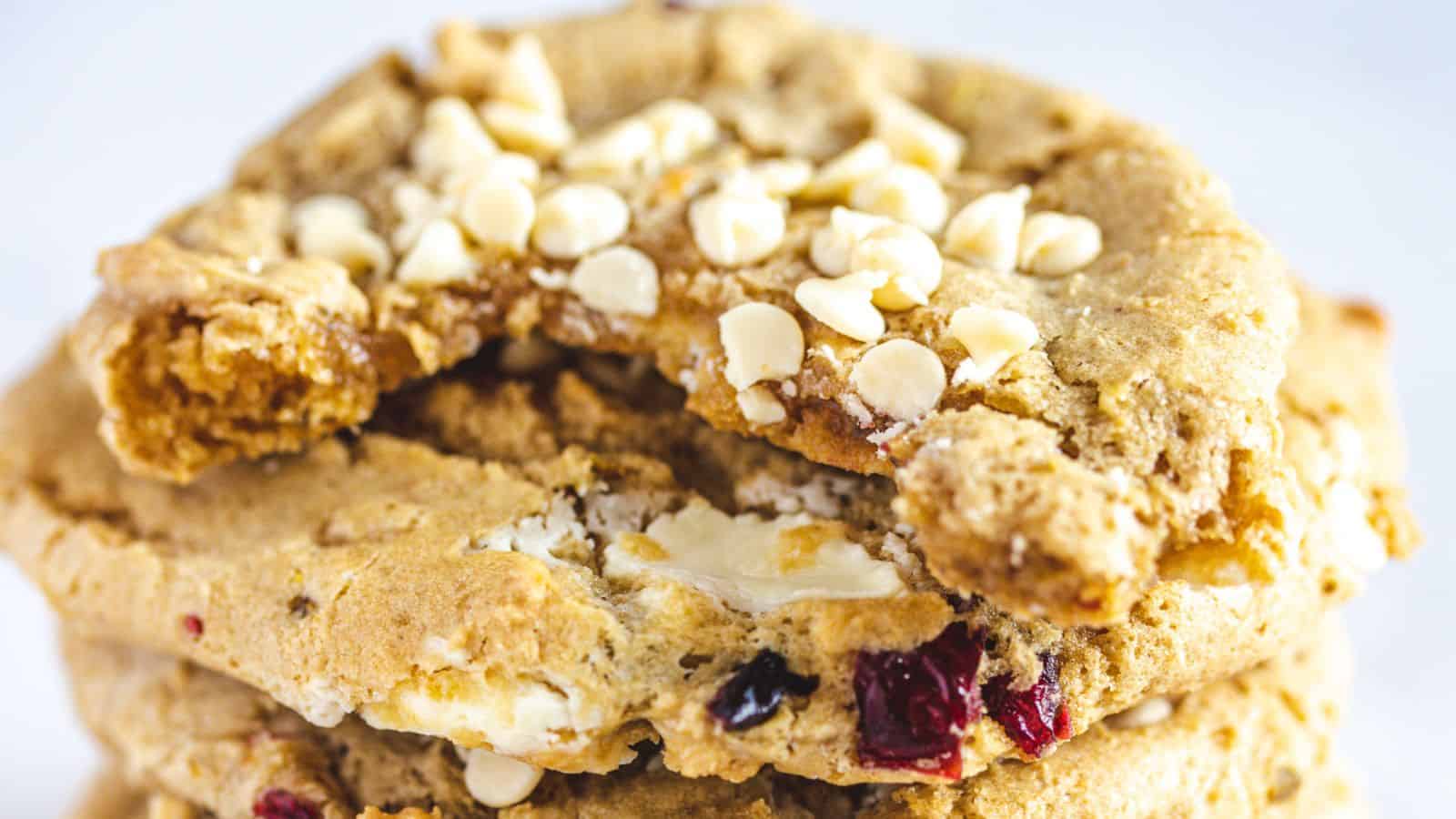 Side view of a stack of cookies.