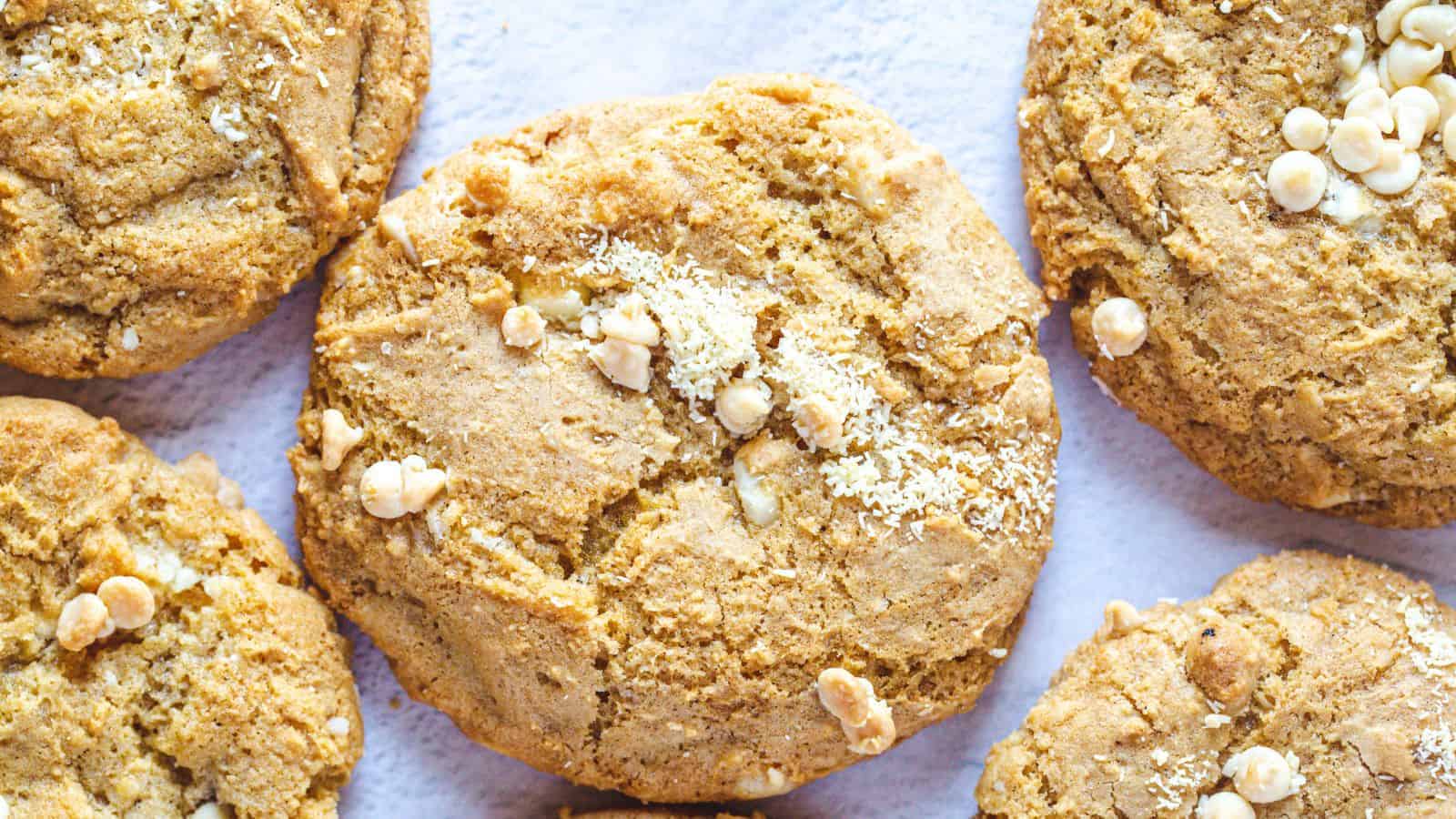 Side view of a stack of cookies.