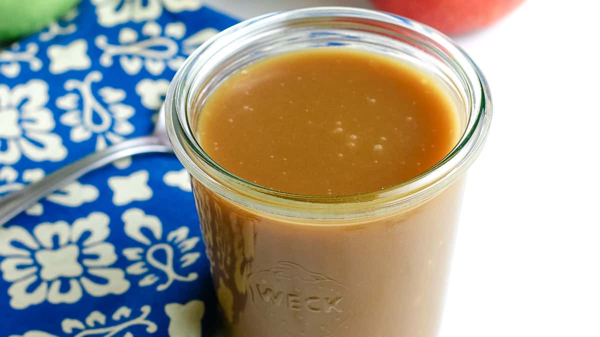 Weck jar with caramel sauce.