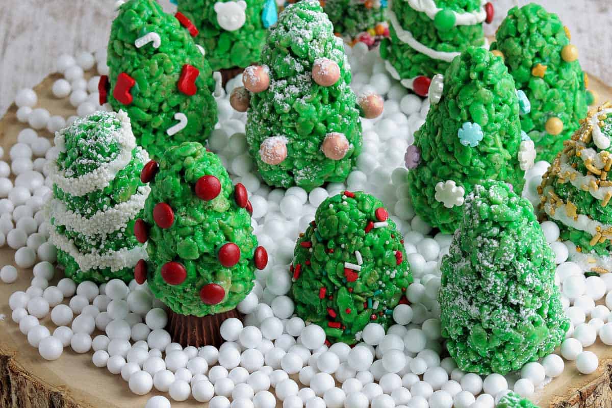 Christmas tree rice krispy treats.